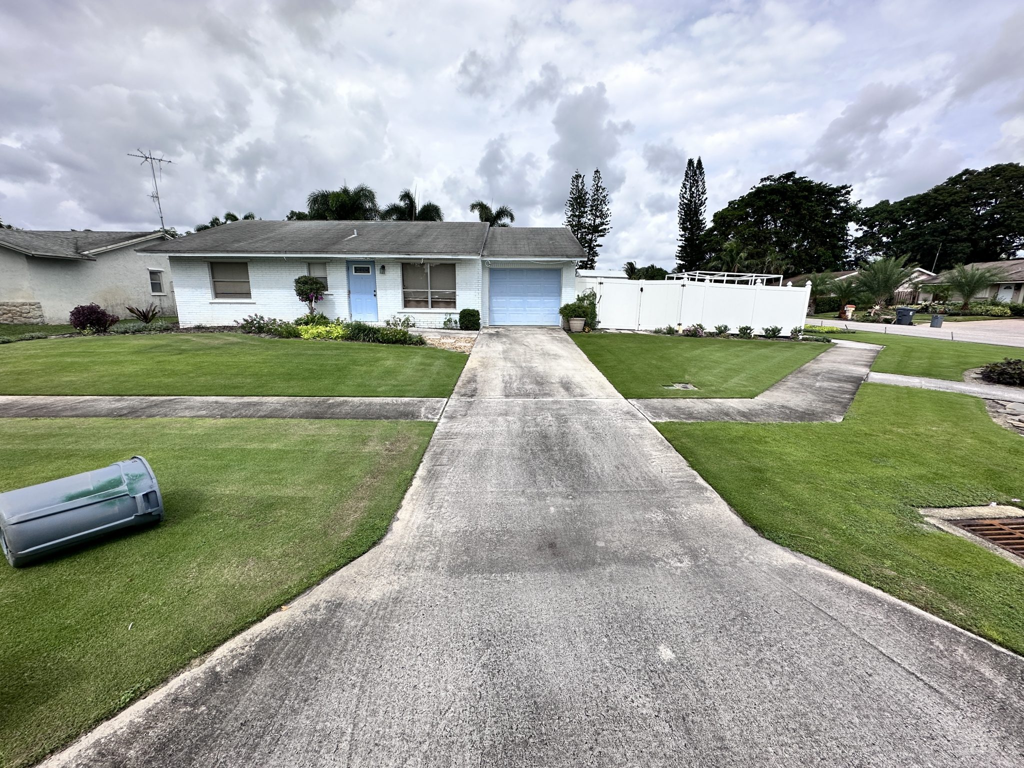 Pressure Cleaning and Soft Wash Roof Cleaning (12)